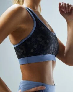 TYR Durafast Elite® Women's Lyn Racerback - Carbon Hex 18 TYR Durafast Elite® Women's Lyn Racerback - Carbon Hex -TYR Sales Store BLFCHX7A 001 alt09