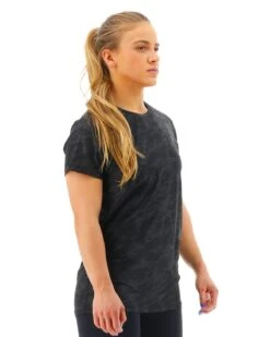 TYR Airtec™ Women's Short Sleeve Tee - Blackout Camo -TYR Sales Store FPTBC3A 001 alt06
