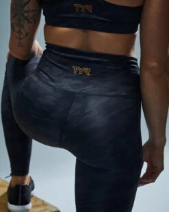 TYR Base Kinetic™ Women's High-Rise Full Length Leggings- Blackout Camo -TYR Sales Store FTFMRB3A 001 alt10