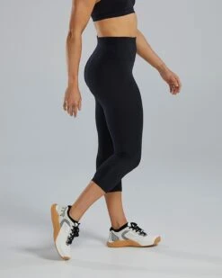 TYR Base Kinetic™ Women's High-Rise 3/4 Logo Leggings - Solid -TYR Sales Store FTTHRL3A 001 alt04