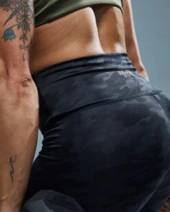 TYR Base Kinetic™ Women's High-Rise 3/4 Leggings - Blackout Camo -TYR Sales Store FTTMRB3A 001 alt07