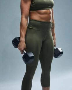 TYR Base Kinetic™ Women's High-Rise 3/4 Leggings - Solid 28 TYR Base Kinetic™ Women's High-Rise 3/4 Leggings - Solid -TYR Sales Store FTTMRS3A 932 alt07