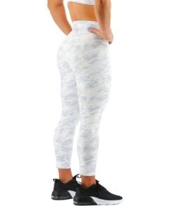 TYR Base Kinetic™ Women's High-Rise 3/4 Leggings - Whiteout Camo -TYR Sales Store FTTMRW3A 100 alt05