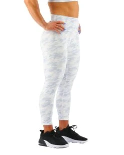 TYR Base Kinetic™ Women's High-Rise 3/4 Leggings - Whiteout Camo -TYR Sales Store FTTMRW3A 100 alt06