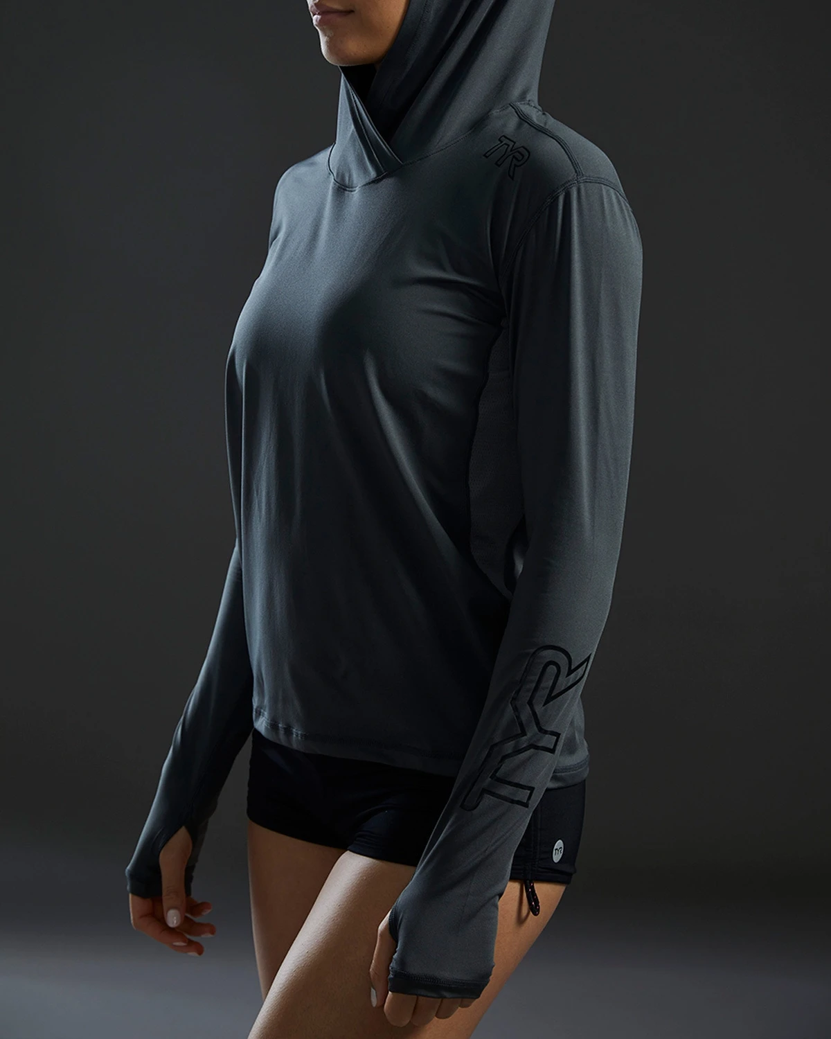 TYR SunDefense™ Women's Vented Long Sleeve Crew Shirt - Solid 12 TYR SunDefense™ Women's Vented Long Sleeve Crew Shirt - Solid - Image 10