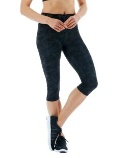 TYR Base Kinetic™ Women's Mid-Rise Logo Cropped Leggings - Blackout Camo -TYR Sales Store ftccb3a 001 alt06 2 4