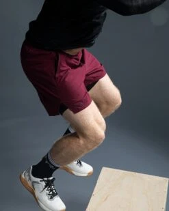 TYR Hydrosphere™ Men's Unlined 7" Unbroken Shorts - Solid -TYR Sales Store mususo3a 934 alt09 1