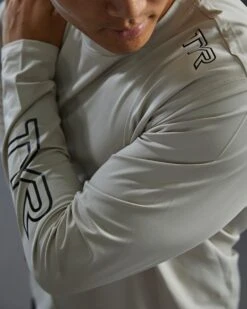 TYR Men's SunDefense Long Sleeve Shirt -TYR Sales Store tsmls7a 608 alt09