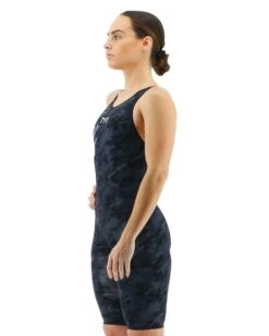 TYR Women's Venzo™ Closed Back - USA Blackout Camo -TYR Sales Store vzcucb6a 921 alt03